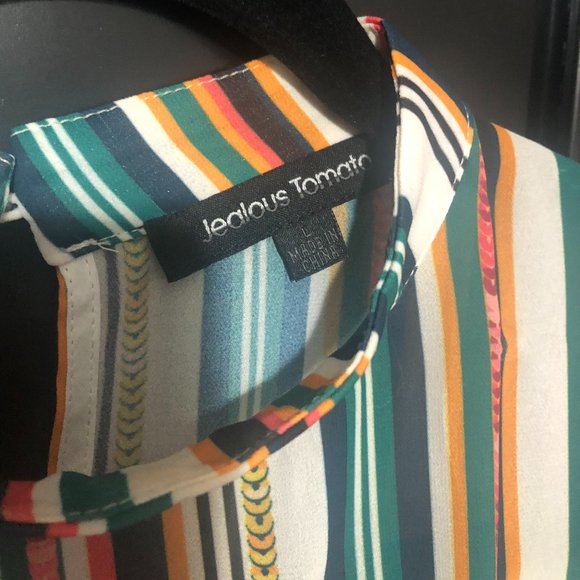 Jealous Tomato flutter sleeve blouse - Picture 2 of 4